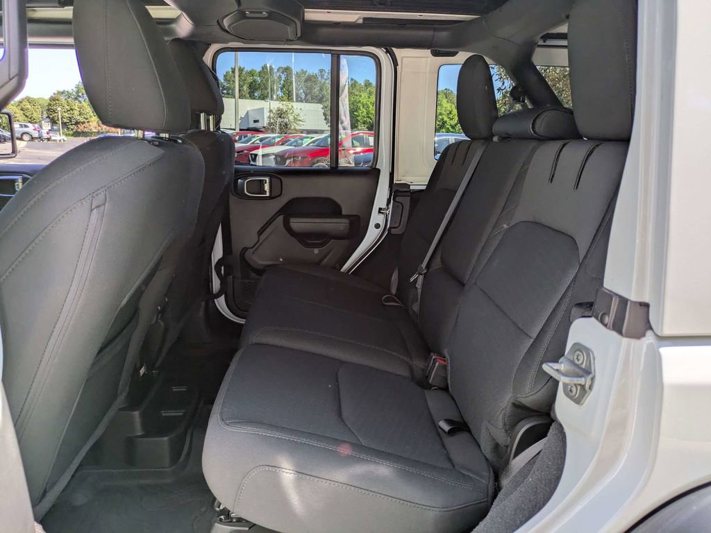 Used 2023 Jeep Wrangler Unlimited w/ Sun & Screen Package AWD/4WD image 15