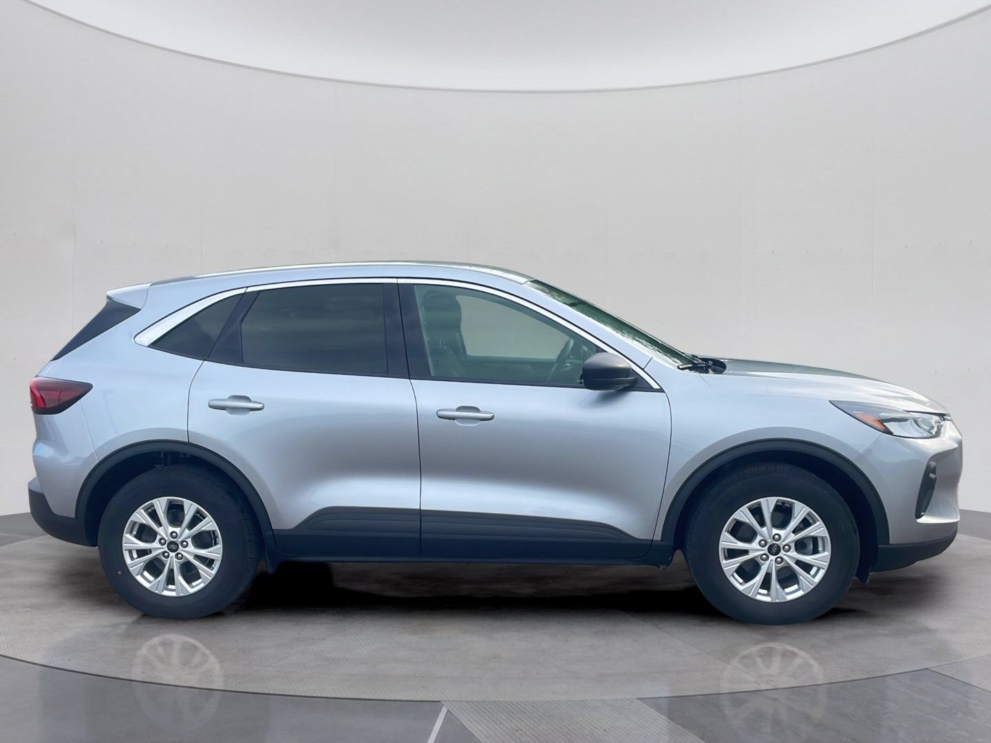 Used 2023 Ford Escape Active w/ Tech Pack #1 AWD/4WD image 9