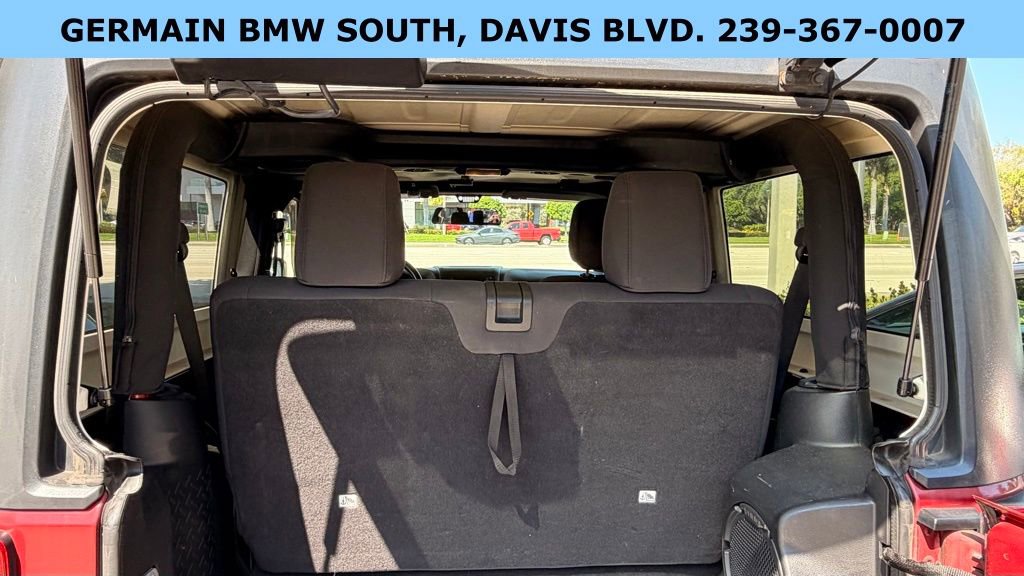 Used 2011 Jeep Wrangler Sahara w/ Dual Top Group image 20