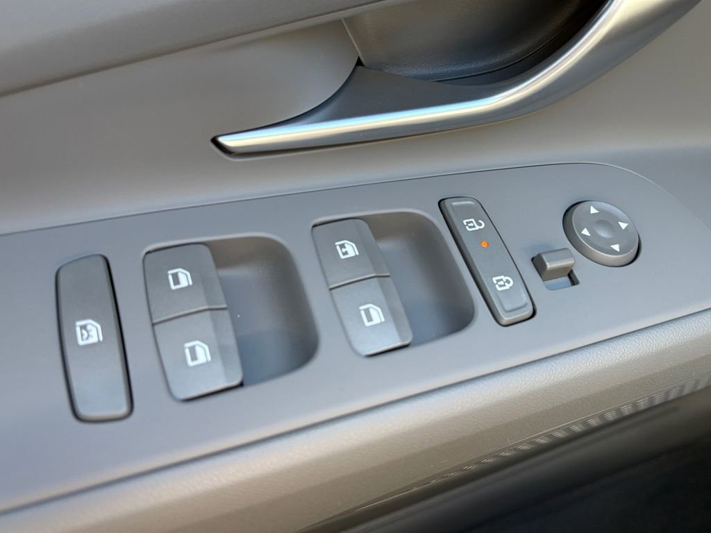 New 2026 Hyundai Elantra SE image 12