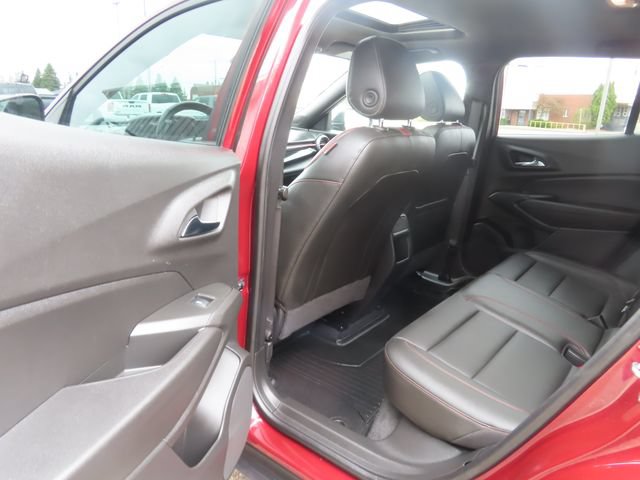 Used 2024 Chevrolet Trax RS w/ Sunroof Package FWD image 22
