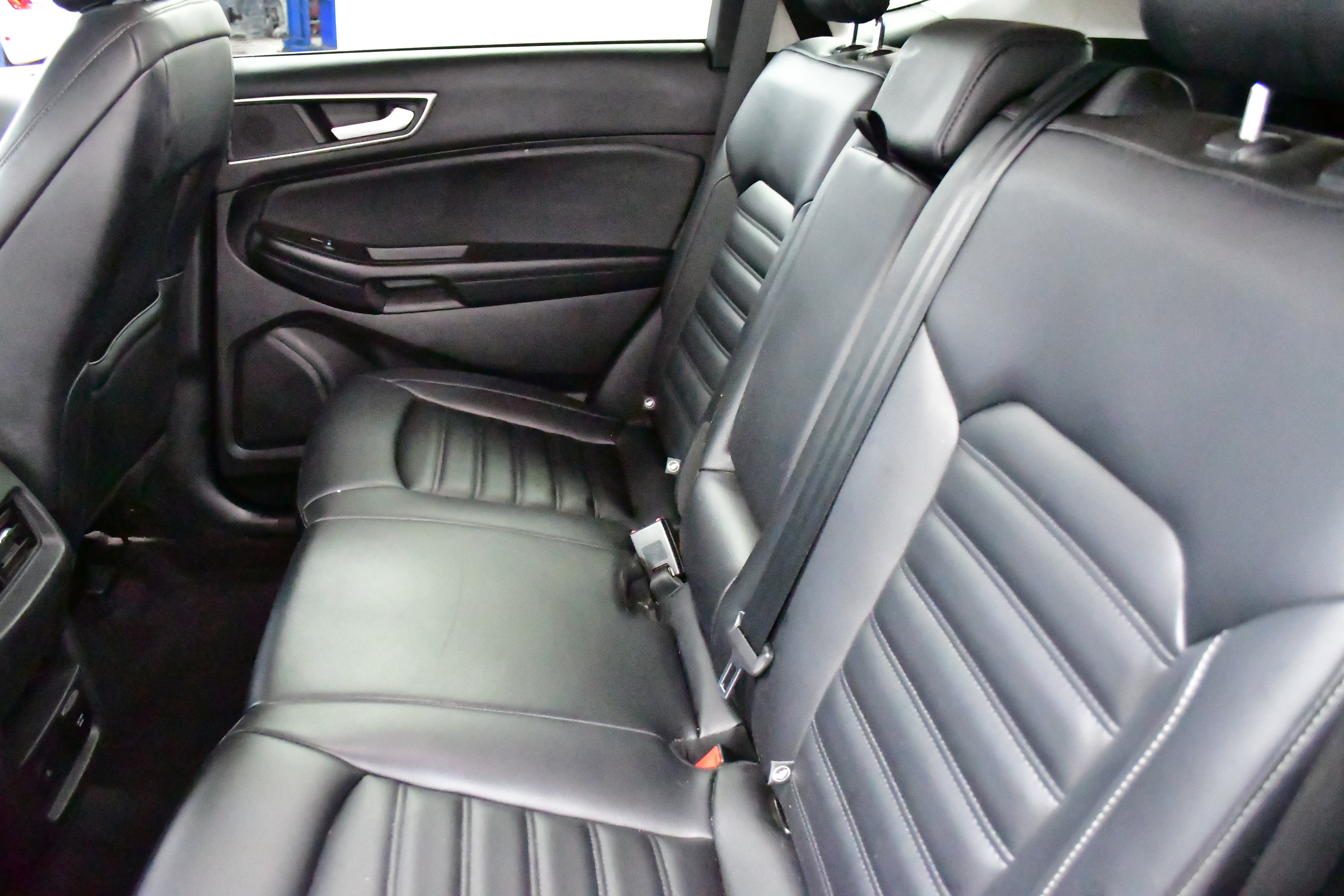 Used 2022 Ford Edge SEL w/ Convenience Package image 12