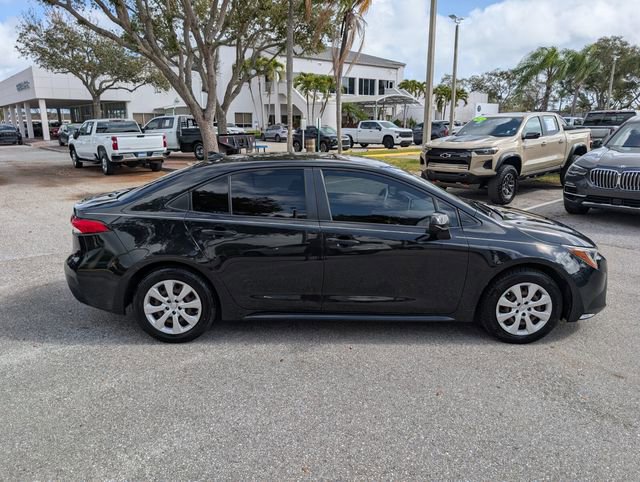 Used 2021 Toyota Corolla LE image 8
