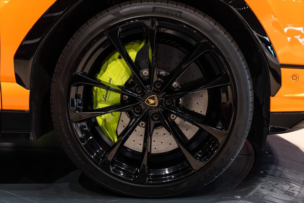 Used 2024 Lamborghini Urus S AWD/4WD image 16