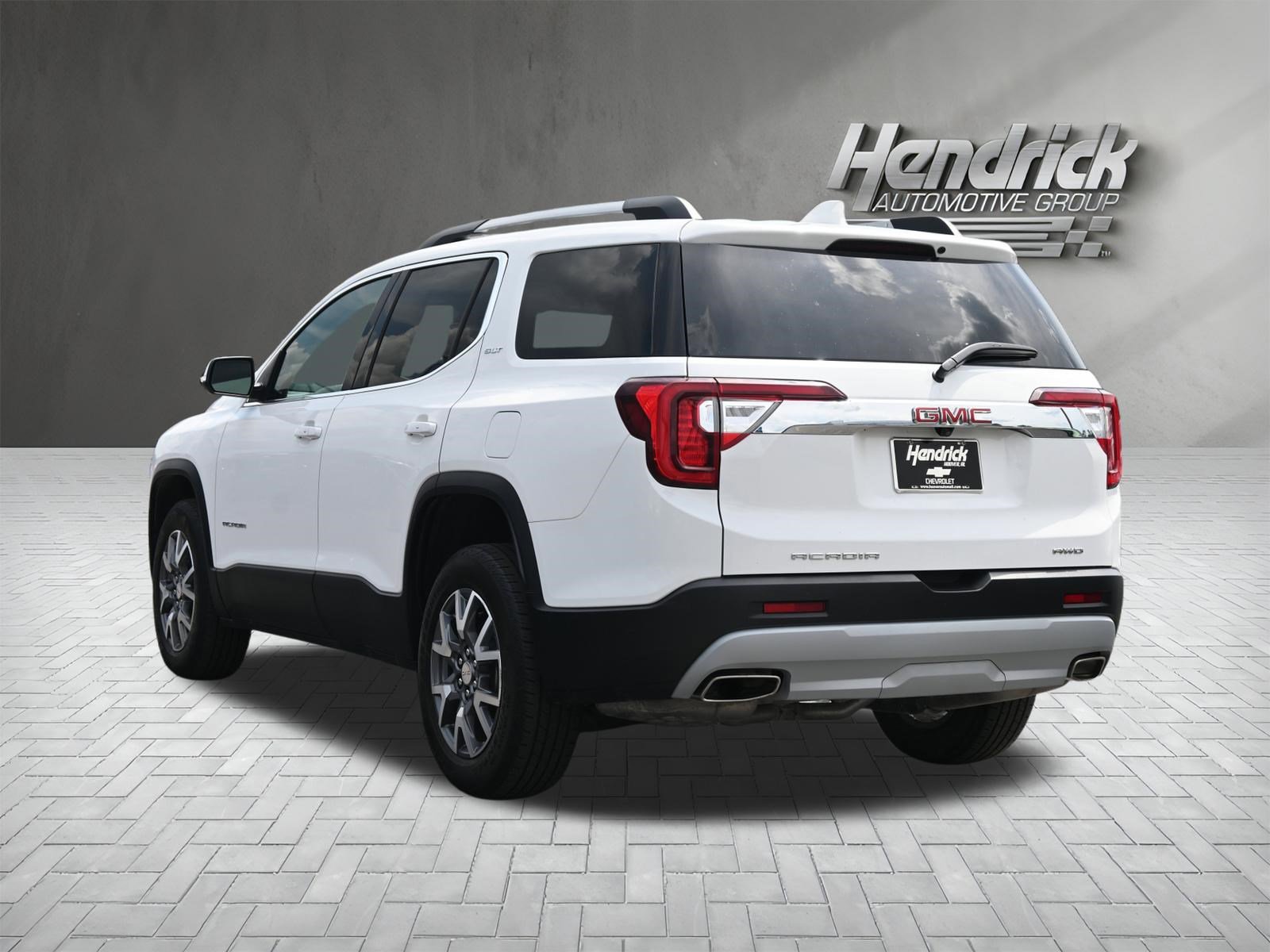 Used 2023 GMC Acadia SLT w/ Trailering Package AWD/4WD image 10