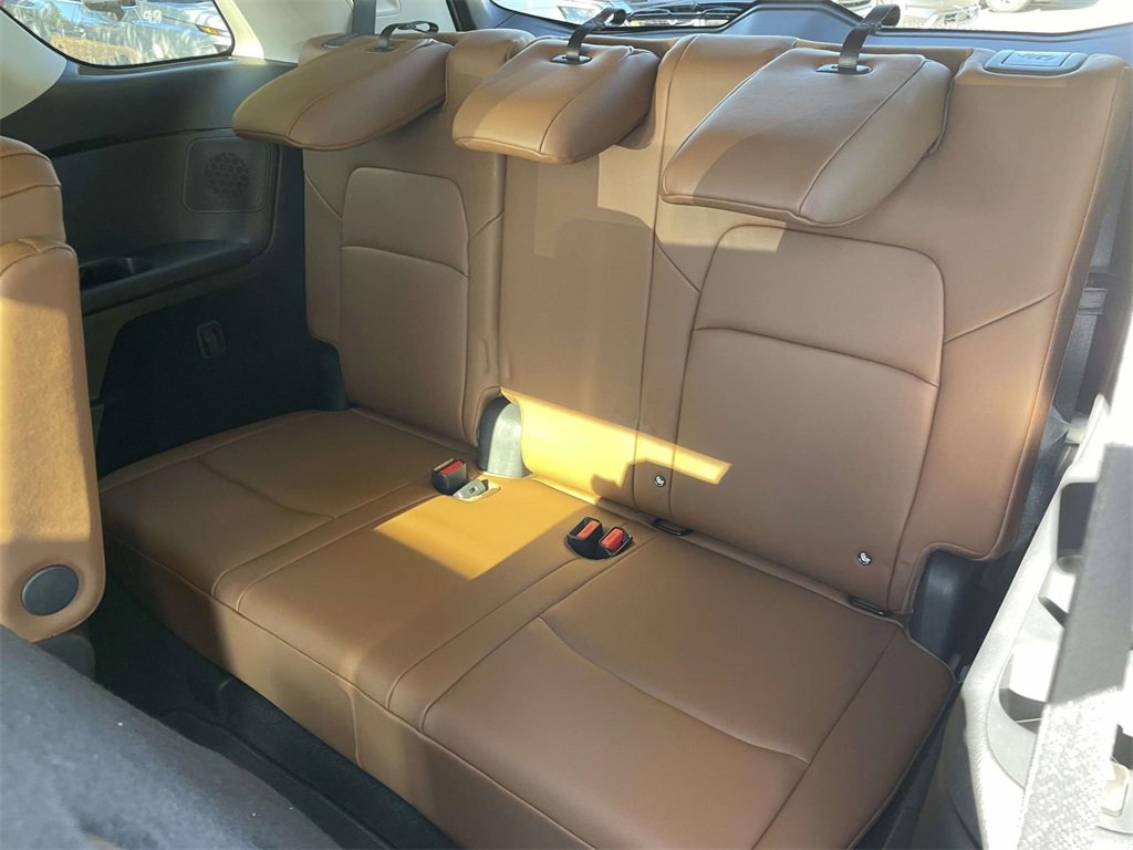 New 2025 Nissan Pathfinder Platinum image 8