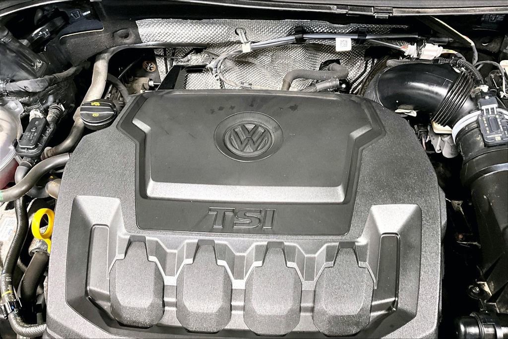Used 2021 Volkswagen Tiguan SE w/ Panoramic Sunroof Package image 31