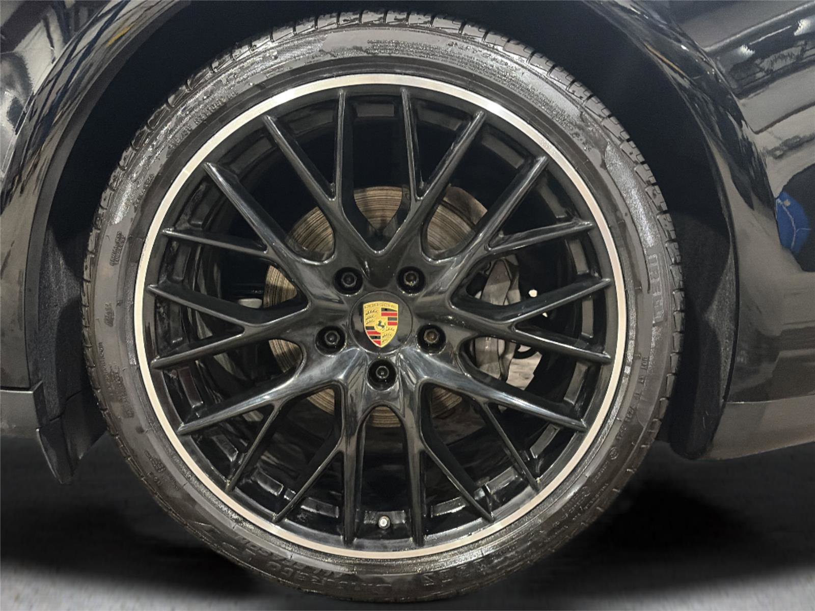 Used 2017 Porsche Panamera 4 image 30