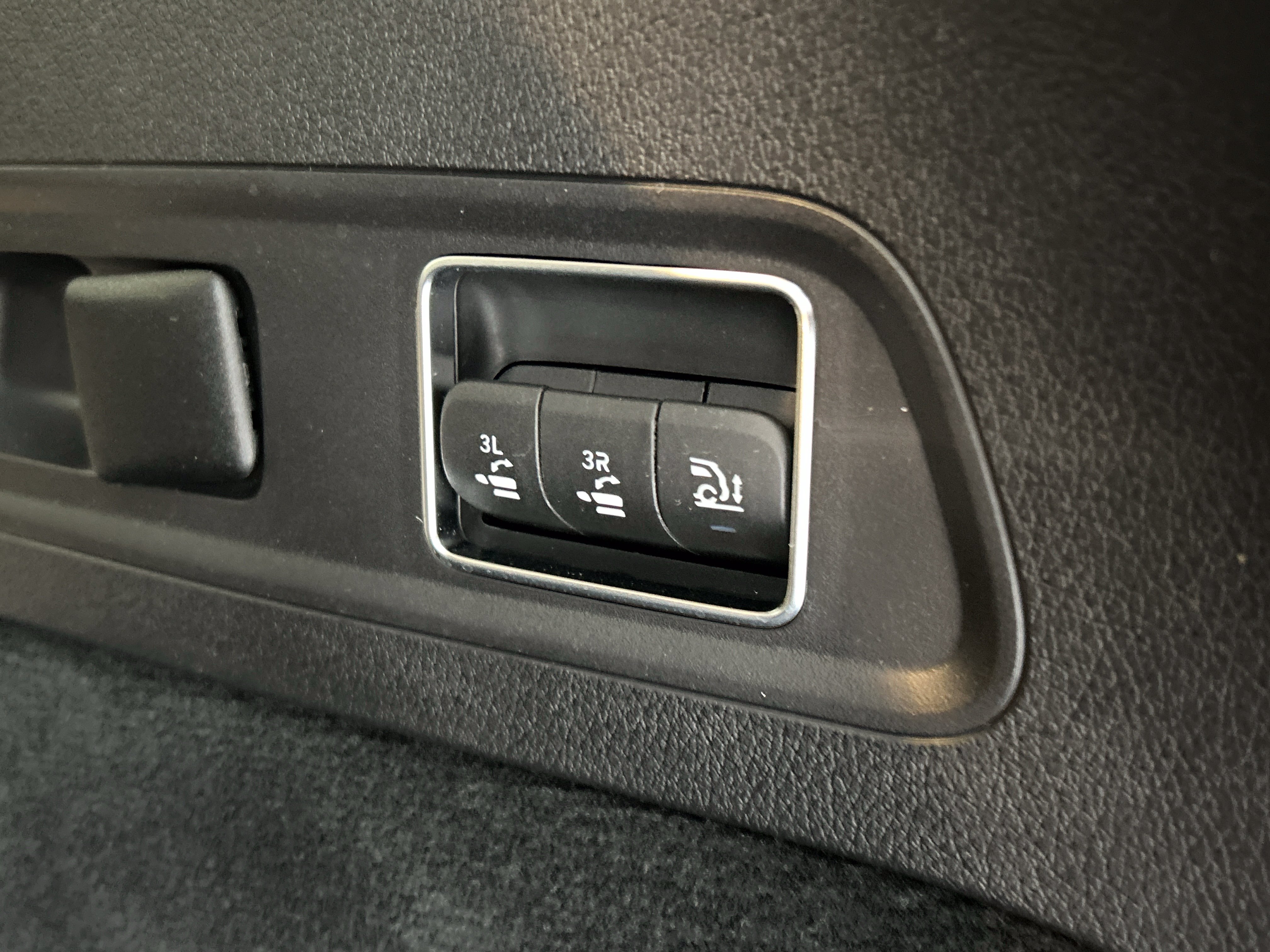 Certified 2025 Mercedes-Benz GLS 580 4MATIC image 18