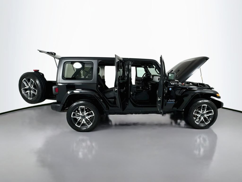 Used 2024 Jeep Wrangler Unlimited w/ Convenience Group AWD/4WD image 23