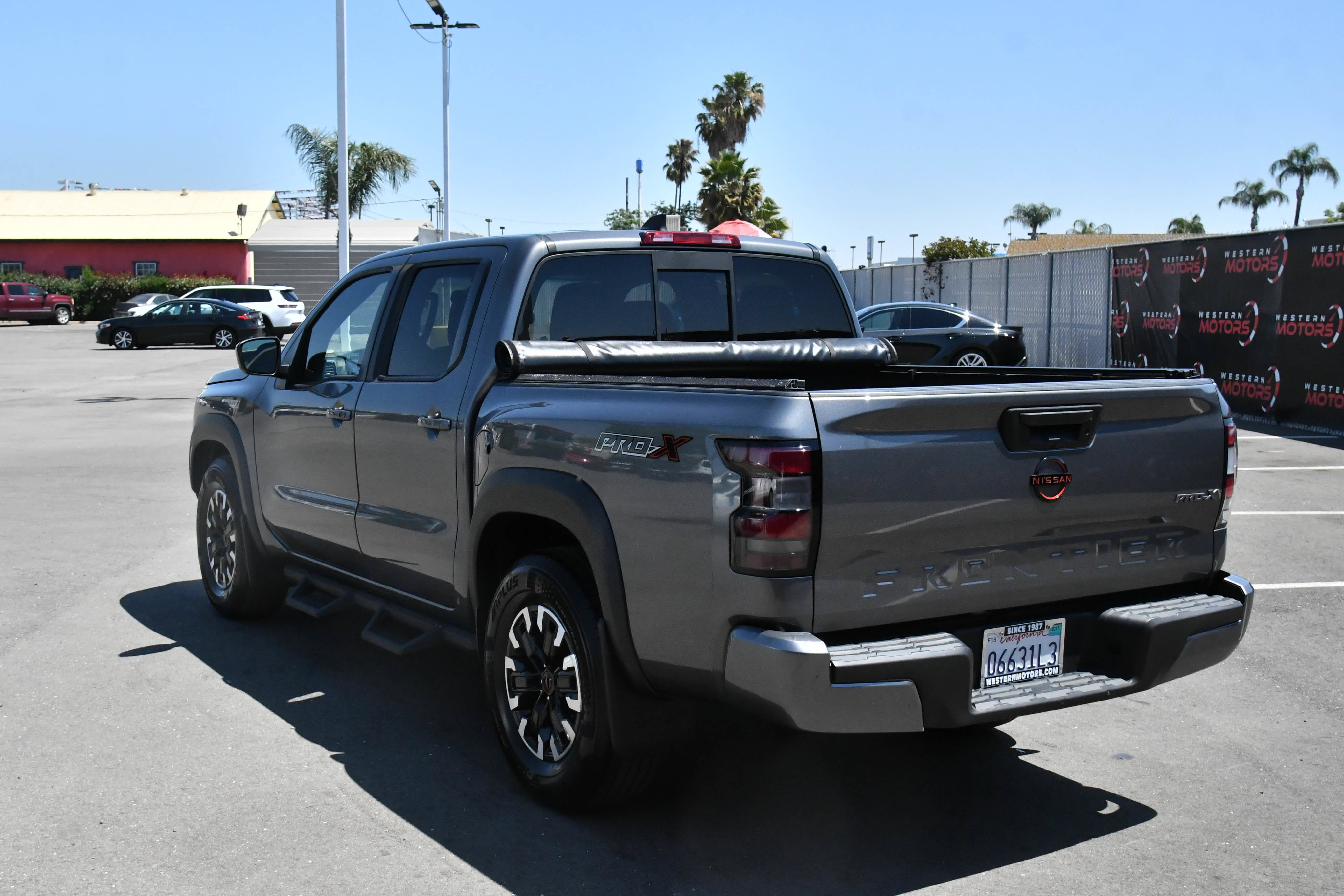 Used 2022 Nissan Frontier Pro-X RWD image 6