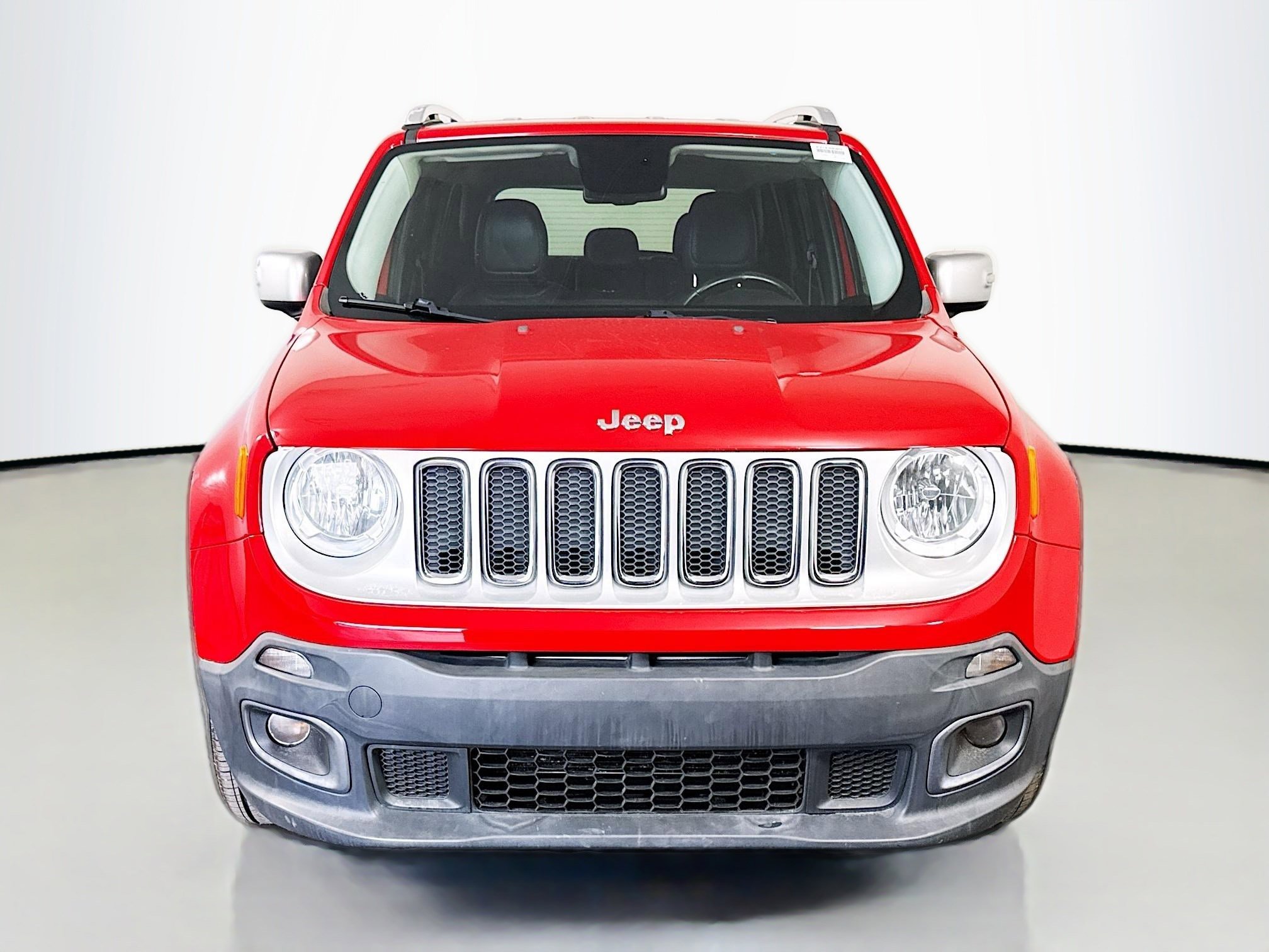 Used 2016 Jeep Renegade Limited image 2