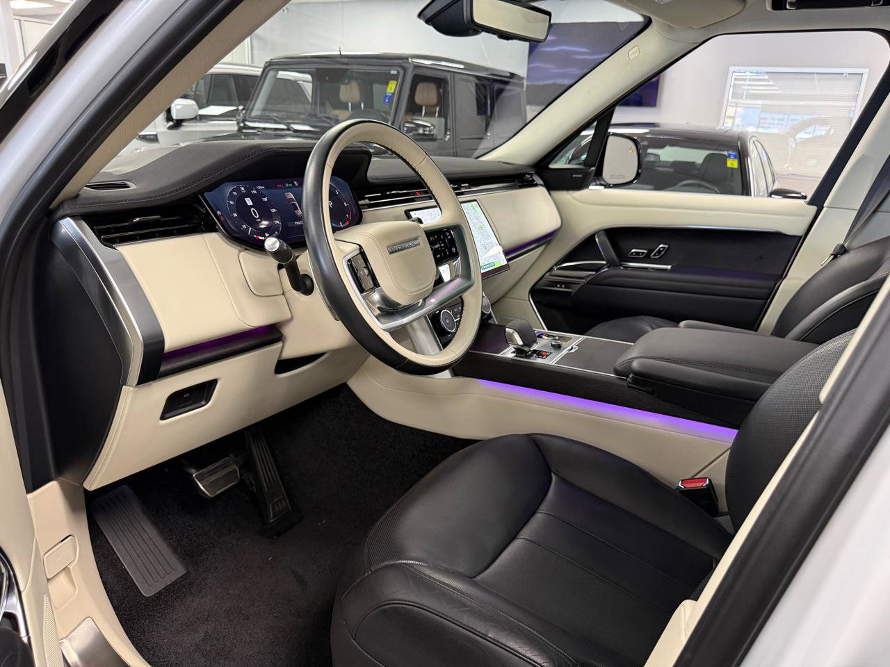 Used 2023 Land Rover Range Rover SE image 10