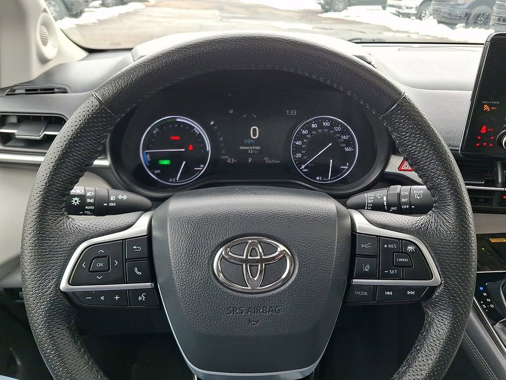 Used 2021 Toyota Sienna Limited image 20