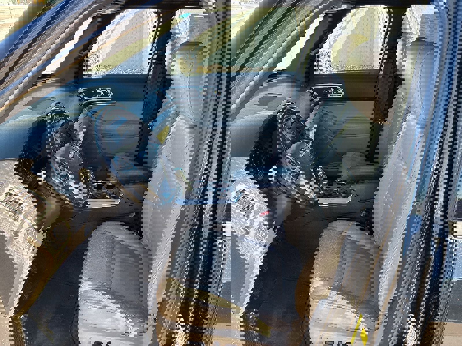 Used 2013 Ford Explorer XLT image 12