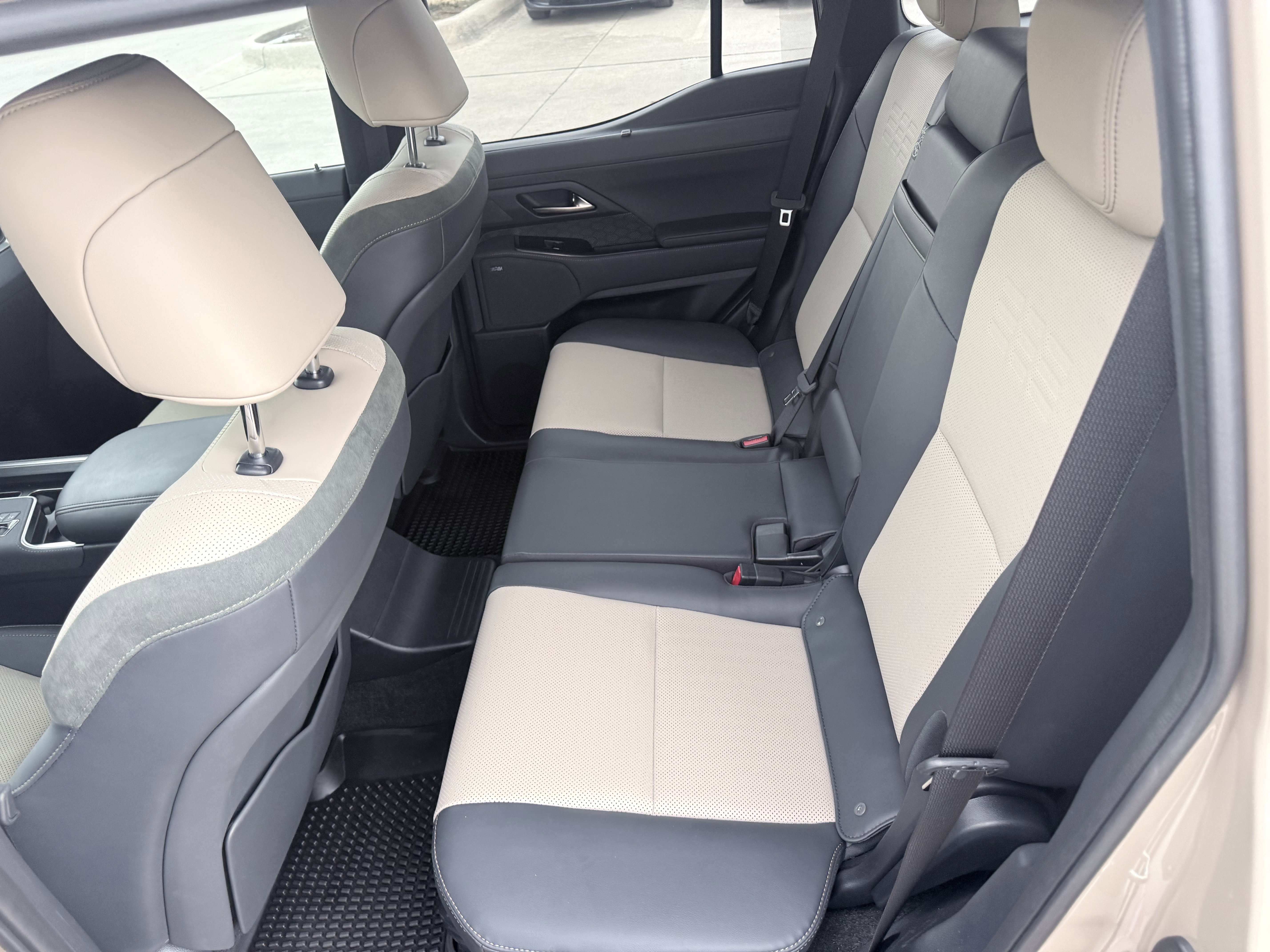 Used 2025 Lexus GX 550 image 42