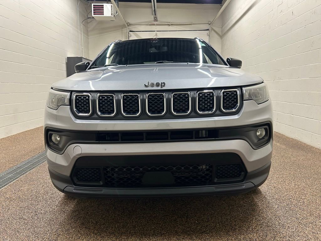 Used 2023 Jeep Compass Limited image 6