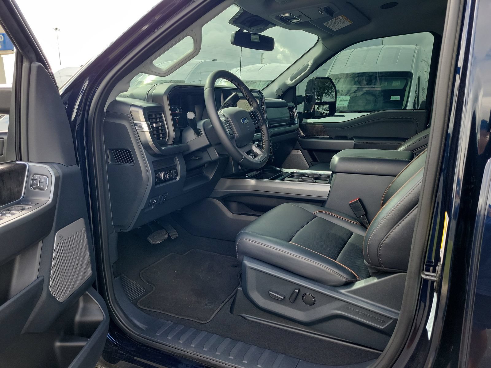 Certified 2025 Ford F250 Lariat w/ Lariat Ultimate Package AWD/4WD image 16
