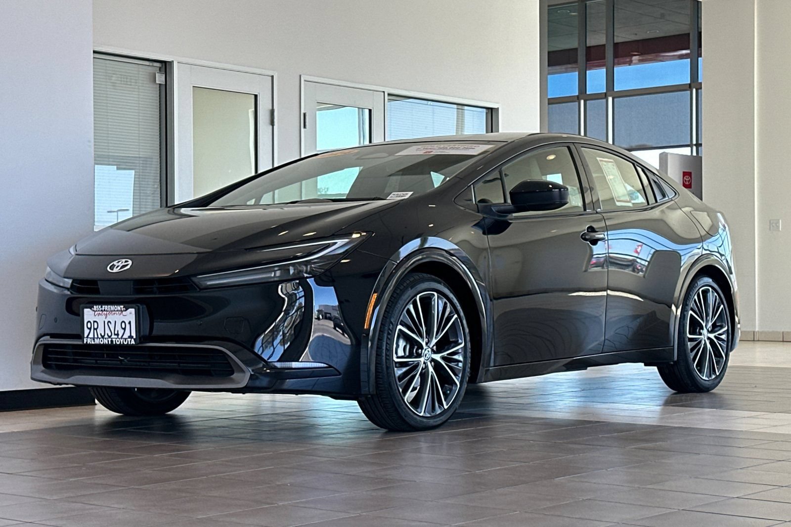 Certified 2024 Toyota Prius XLE FWD image 8