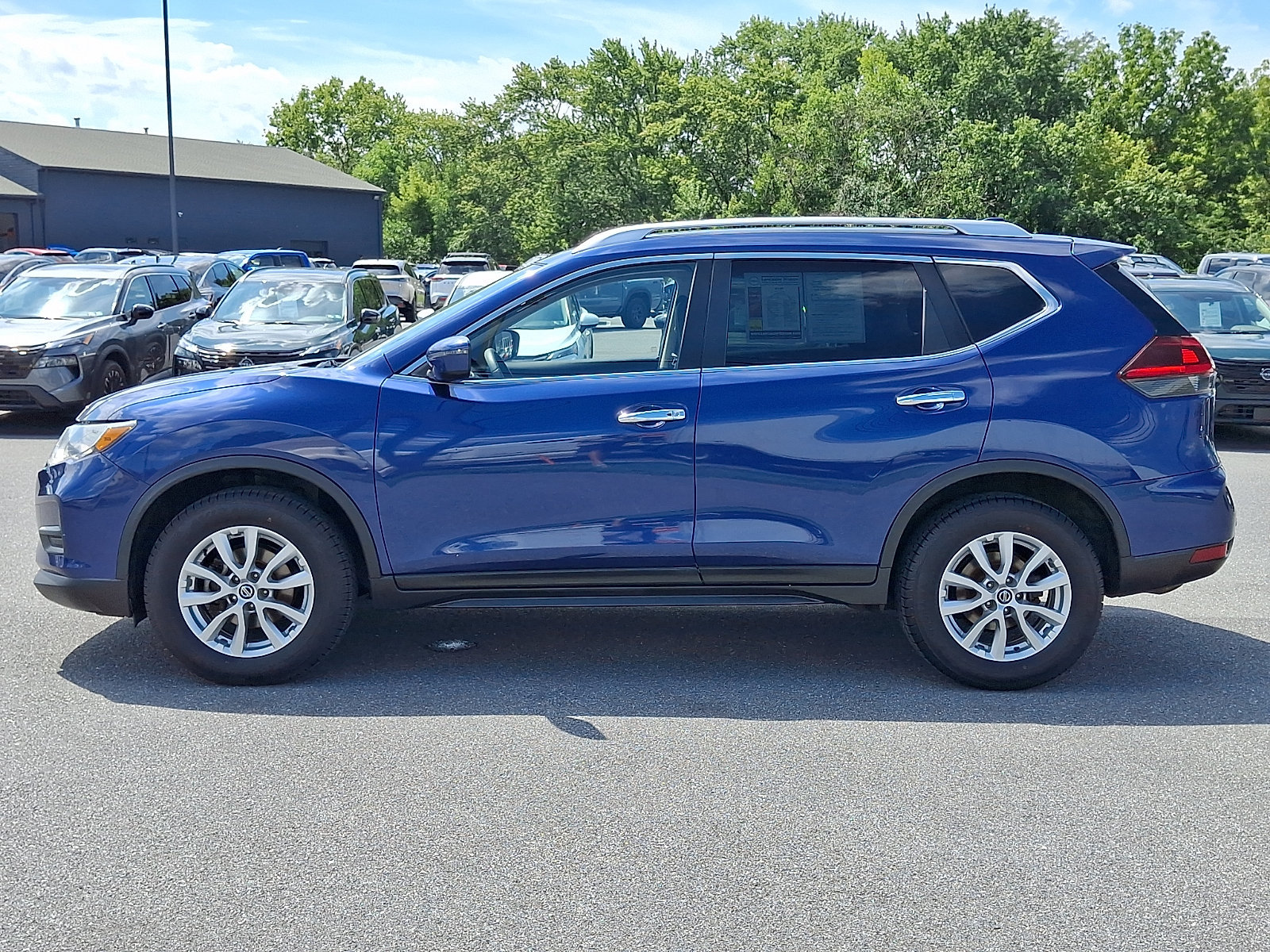 Used 2019 Nissan Rogue SV AWD/4WD image 4