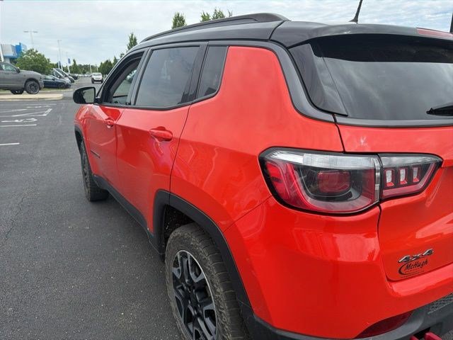 Used 2019 Jeep Compass Trailhawk w/ Cold Weather Group AWD/4WD image 14