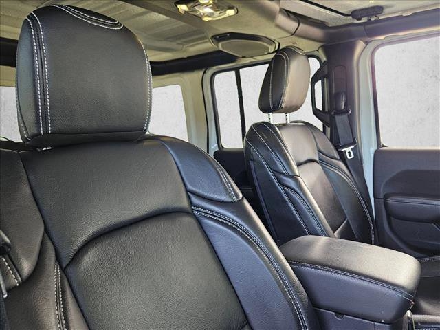 Used 2019 Jeep Wrangler Unlimited Sahara image 24