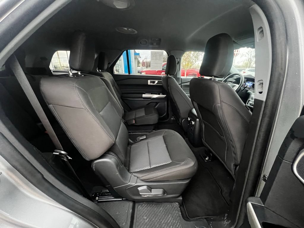 Used 2023 Ford Explorer XLT AWD/4WD image 20