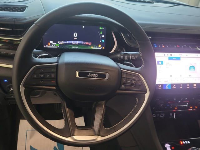 Used 2022 Jeep Grand Cherokee Limited 4xe w/ Luxury Tech Group II image 11