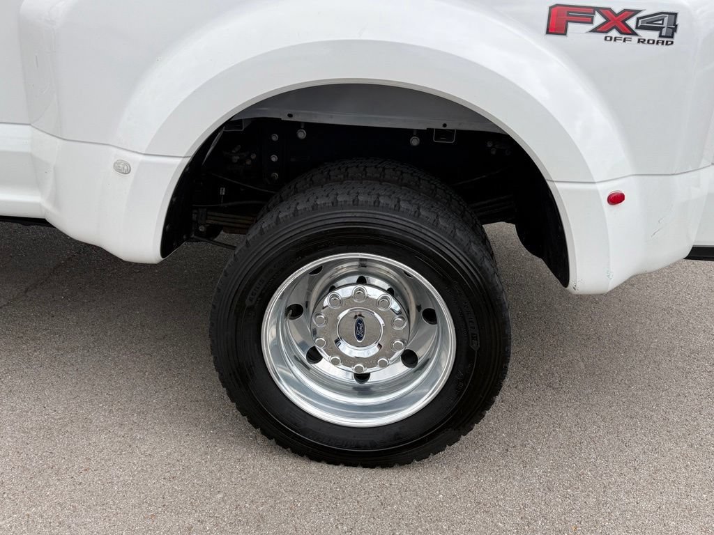Used 2020 Ford F450 Platinum w/ FX4 Off-Road Package AWD/4WD image 46