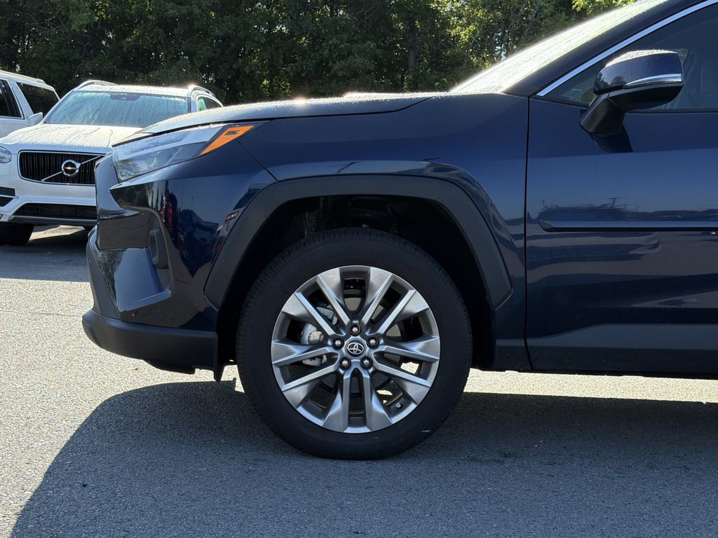 Used 2025 Toyota RAV4 XLE Premium FWD image 6