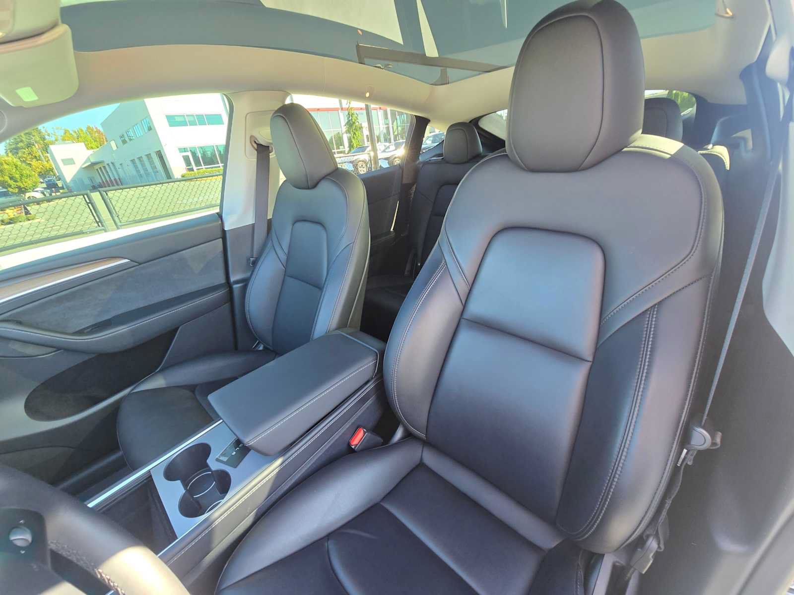 Used 2025 Tesla Model Y Long Range RWD image 22