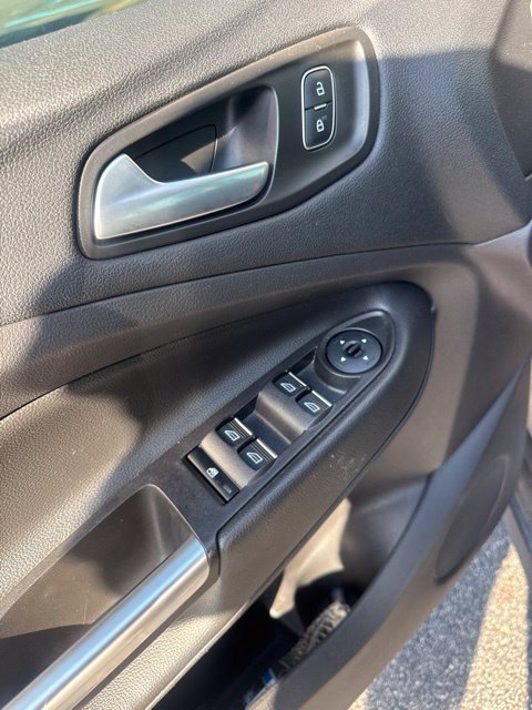 Used 2018 Ford C-MAX SE w/ Equipment Group 202A FWD image 16