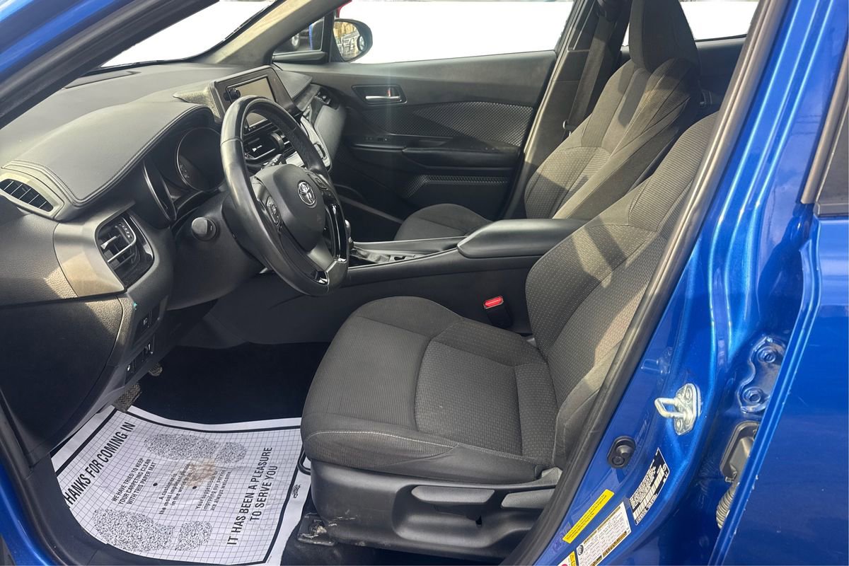 Used 2018 Toyota C-HR XLE image 9