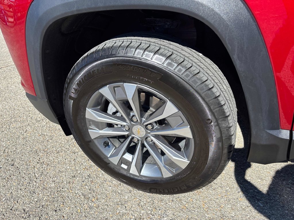 Used 2026 Chevrolet Equinox LT AWD/4WD image 30