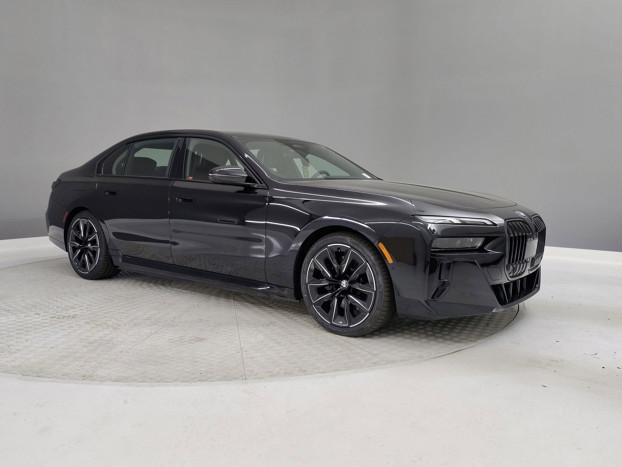 Used 2025 BMW i7 eDrive50 w/ M Sport Package RWD image 25