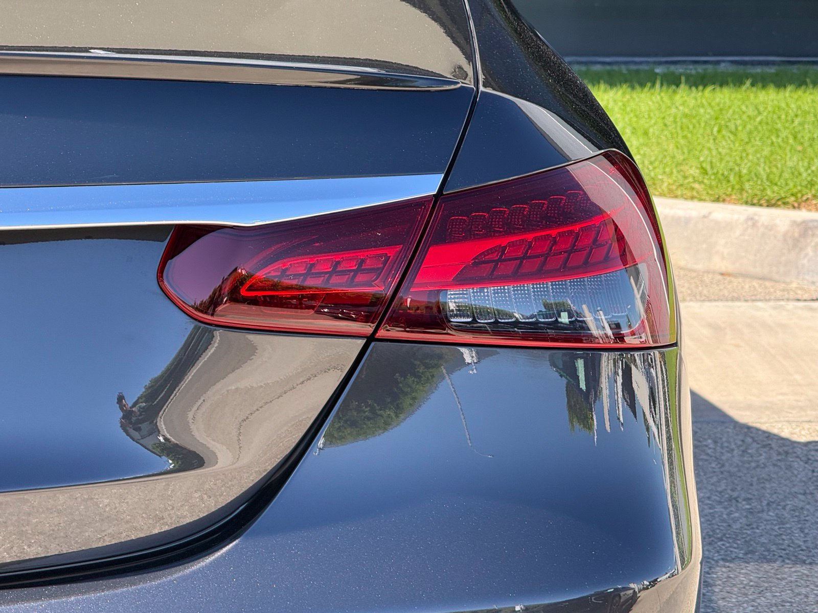 Used 2023 Mercedes-Benz E 350 Sedan image 14