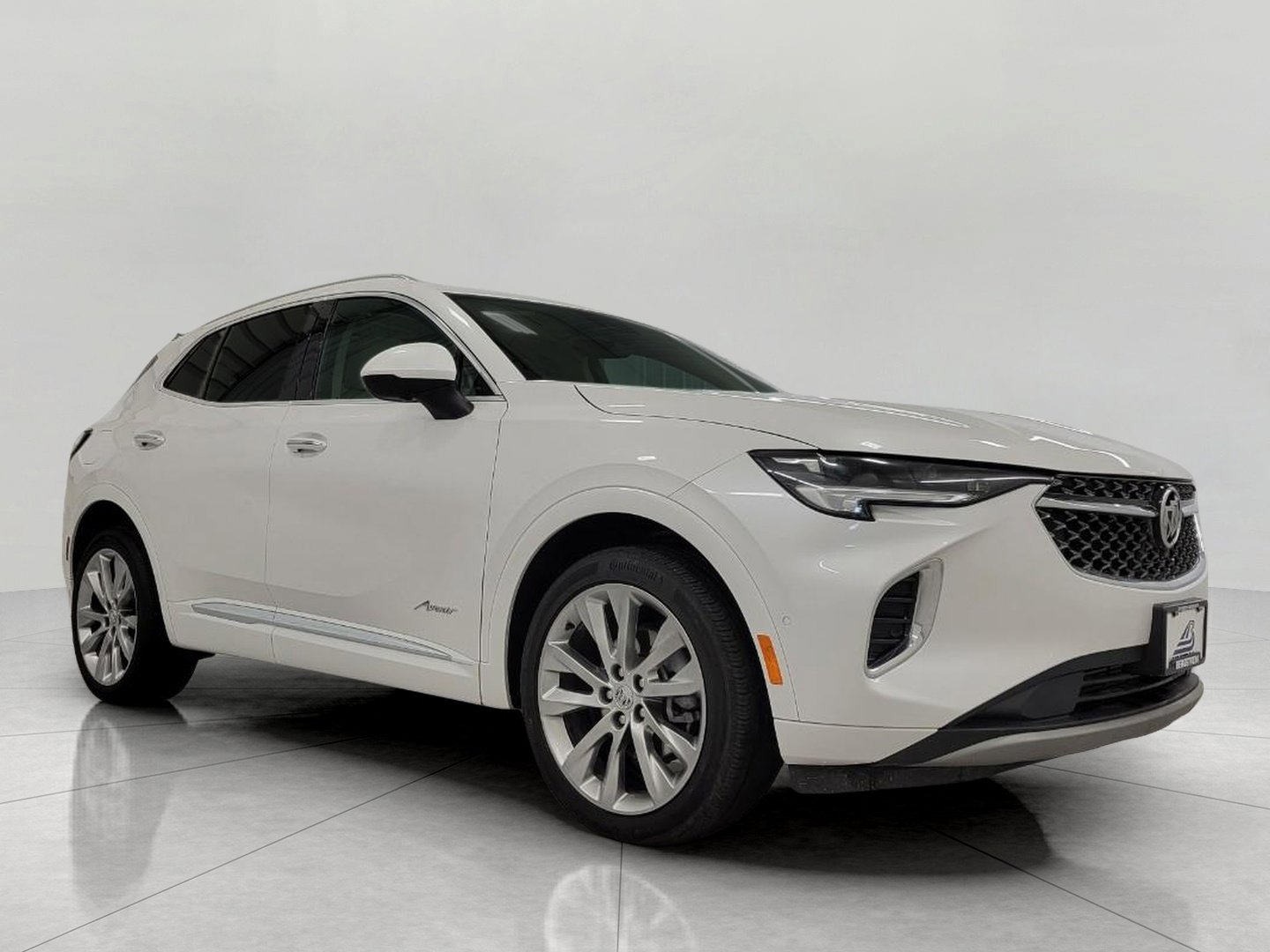 Used 2023 Buick Envision Avenir image 1