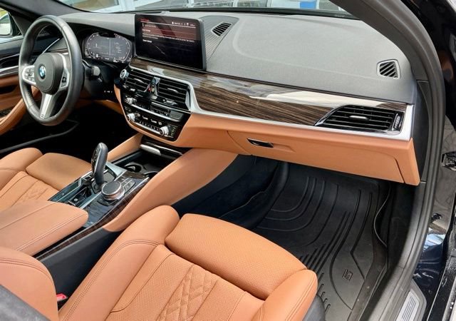 Used 2023 BMW 540i w/ M Sport Package RWD image 16