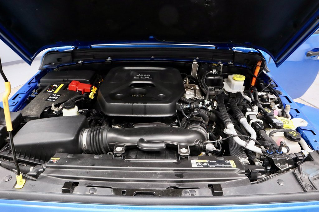 Used 2021 Jeep Wrangler Unlimited Sahara w/ Dual Top Group image 18