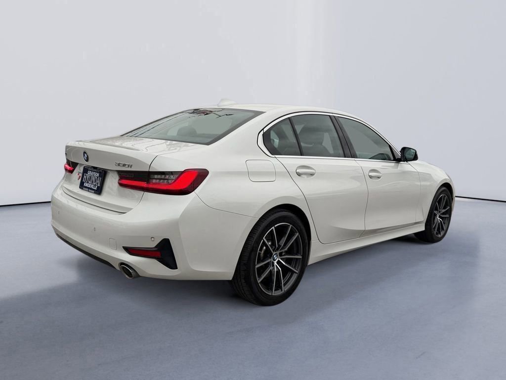 Used 2022 BMW 330i xDrive Sedan w/ Premium Package image 3
