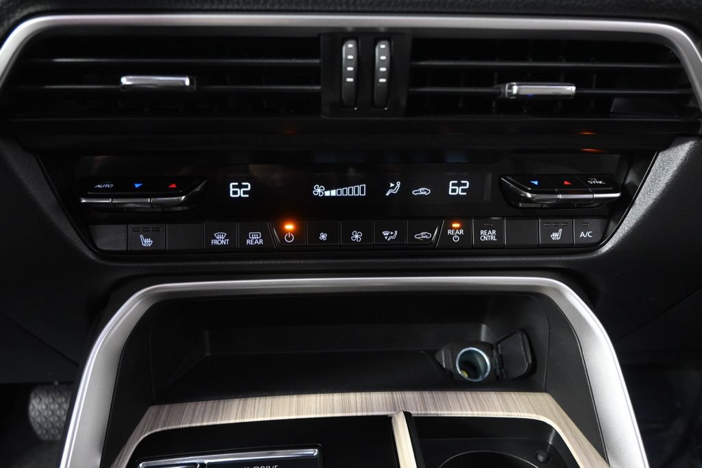 Certified 2024 MAZDA CX-90 Plug-In Hybrid w/ Preferred AWD/4WD image 32