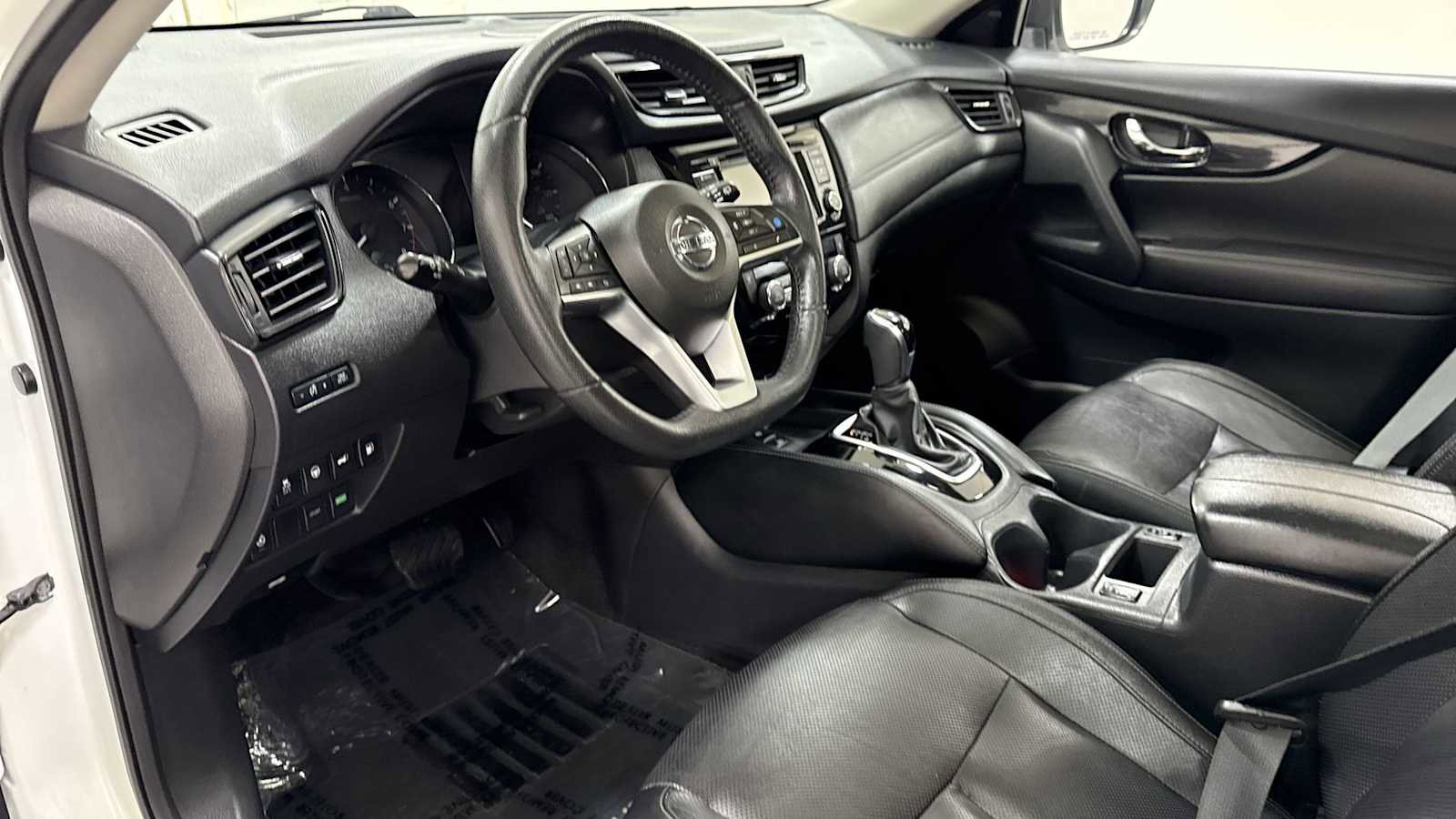 Used 2020 Nissan Rogue SL w/ Premium Package image 12