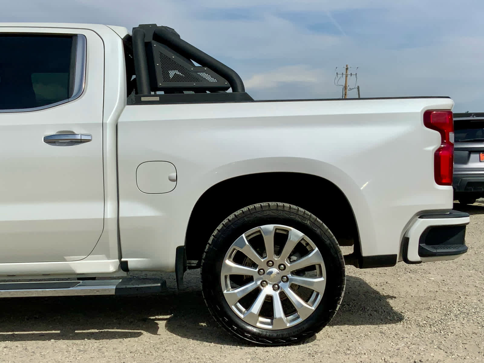 Used 2021 Chevrolet Silverado 1500 High Country w/ Technology Package AWD/4WD image 12
