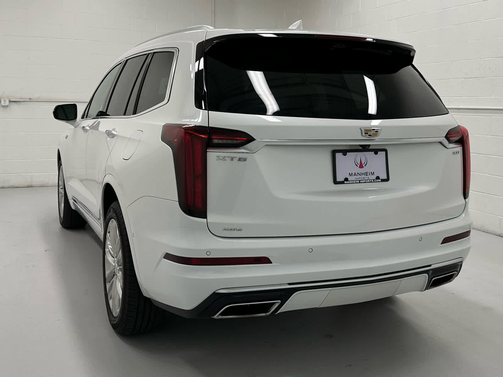 Used 2023 Cadillac XT6 Premium Luxury w/ Technology Package image 8