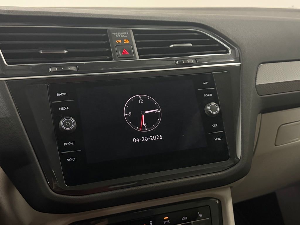 Used 2022 Volkswagen Tiguan SE w/ Panoramic Sunroof Package AWD/4WD image 18