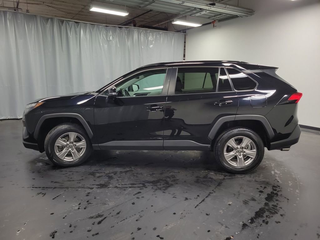 Used 2022 Toyota RAV4 XLE image 5