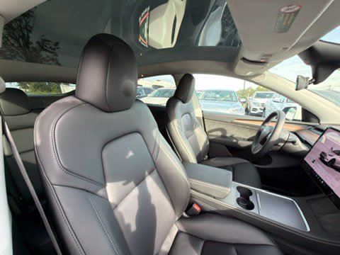 Used 2024 Tesla Model Y Long Range AWD/4WD image 24