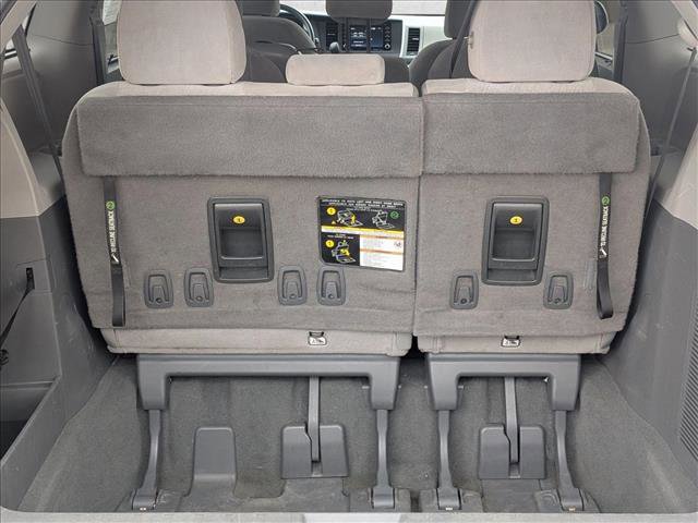 Used 2020 Toyota Sienna LE image 6