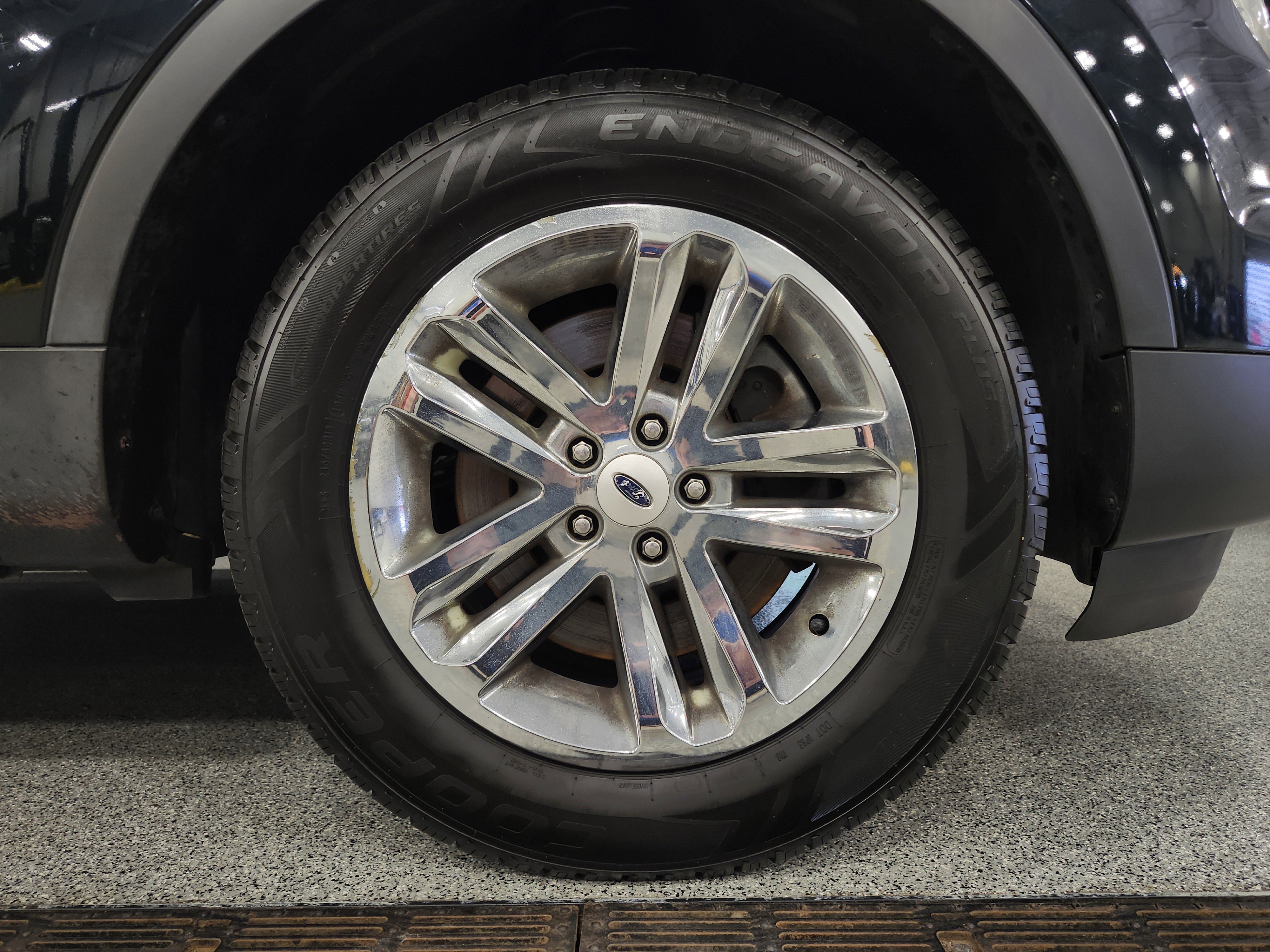 Used 2014 Ford Explorer XLT image 25