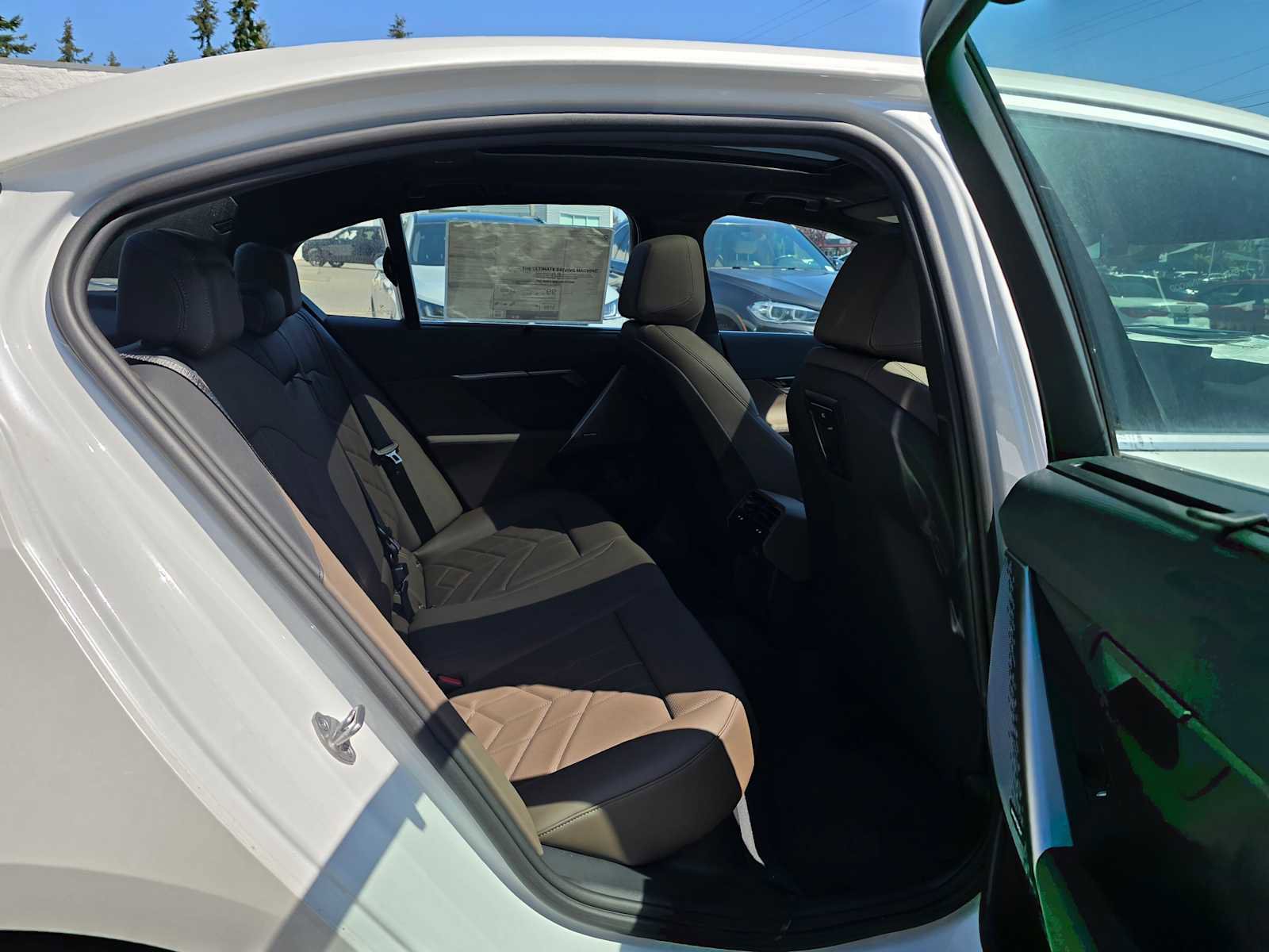 Used 2024 BMW i5 eDrive40i w/ M Sport Package image 14